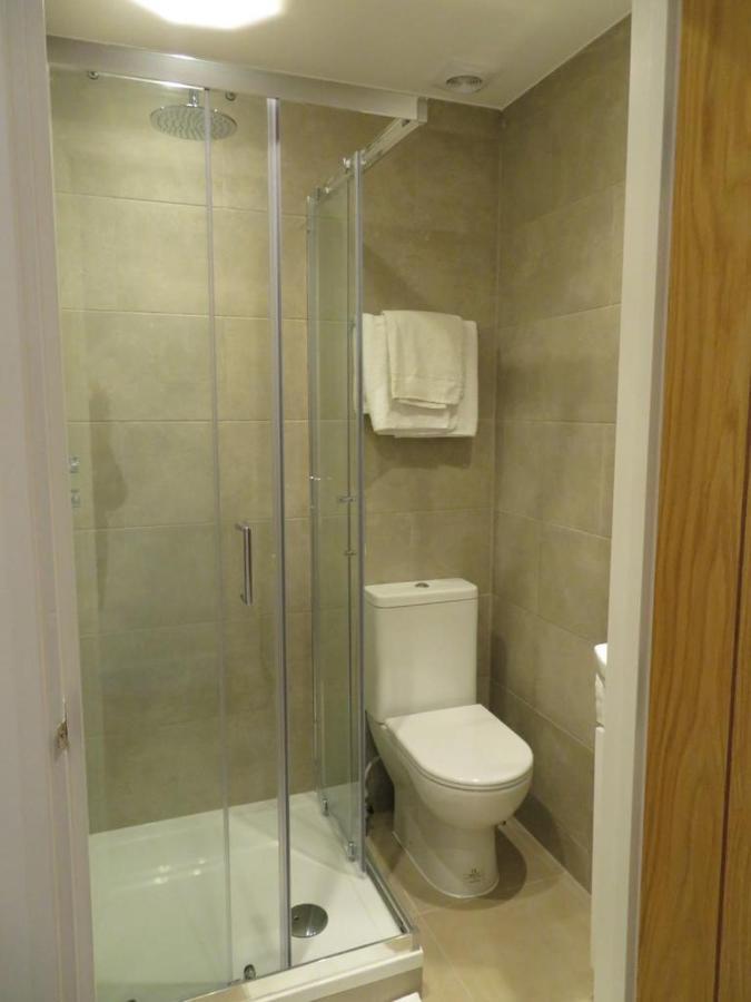 Single Room,902394358:JPEG